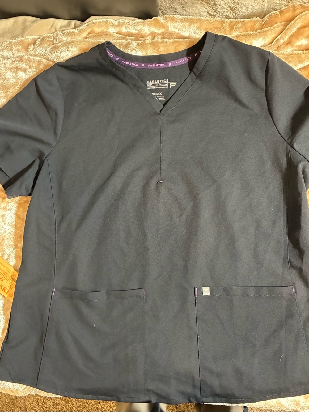 Fabletics Women’s Dark Gray V‑Neck Scrub Top Size XXL